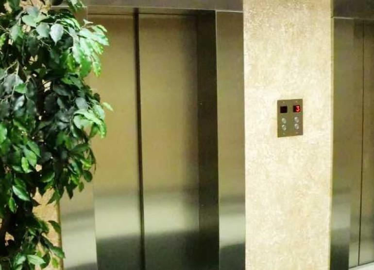 Охта-Хаус: Вид главного лифтового холла